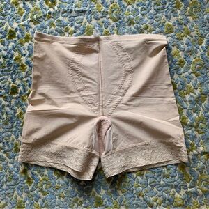 Vintage | Playtex | Shapewear girdle